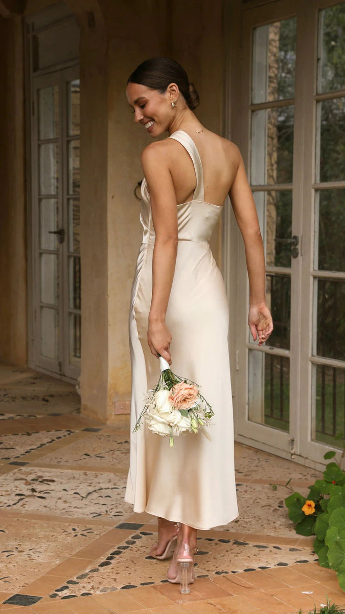 Robe de soirée rouge satin