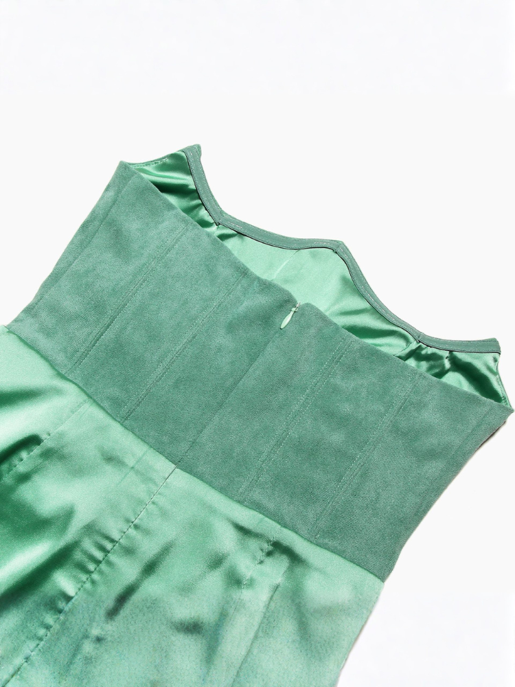 Robe bustier en satin detaile