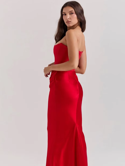 Robe bustier en satin rouge