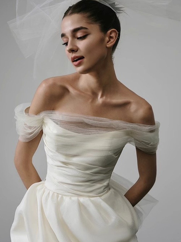 Robe de mariée courte satin