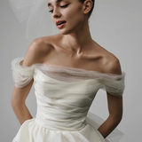 Robe de mariée courte satin