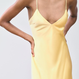 Robe jaune longue satin zoom 1