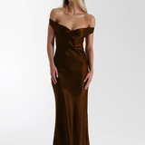 Robe brun satinée dos nu