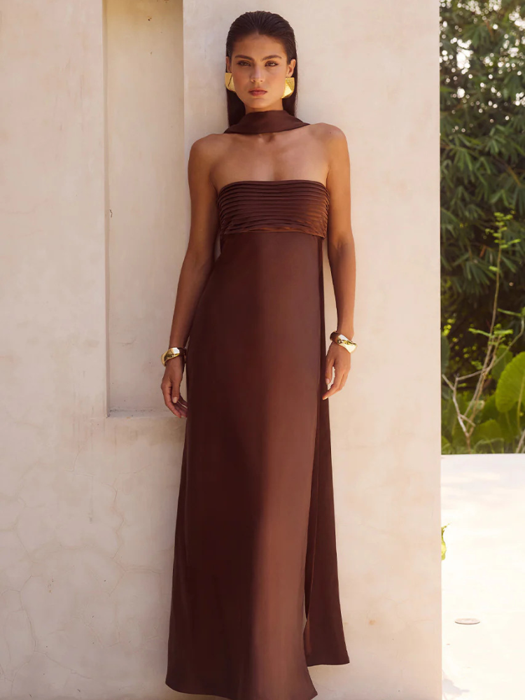 Robe satin dos nu brun