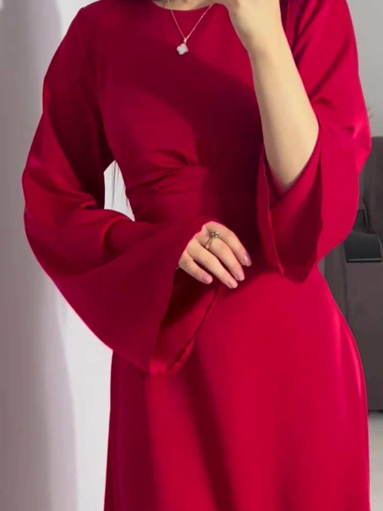 Robe satin manches longues rouge
