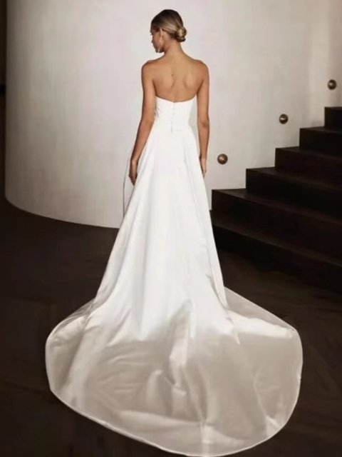 Robe de mariage en satin dos