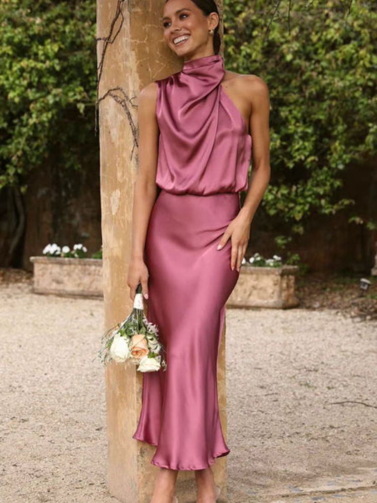 Robe en satin rose
