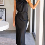 Robe en satin rose | noire