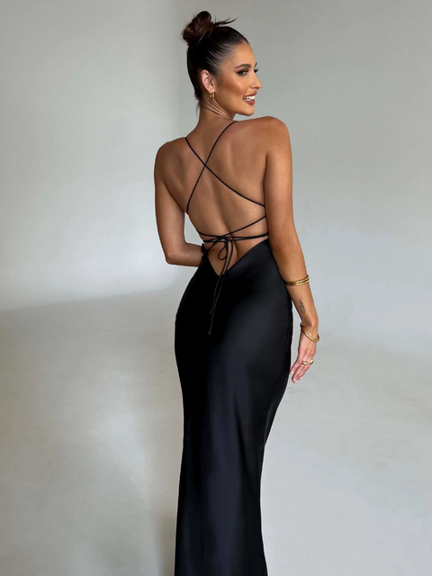 Robe longue satinée à bretelles noir dos