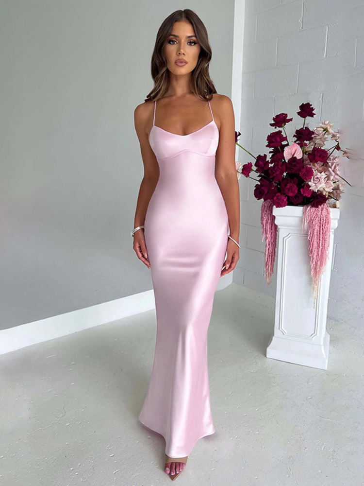 Robe longue satinée à bretelles rose