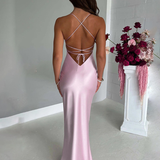 Robe longue satinée à bretelles rose dos