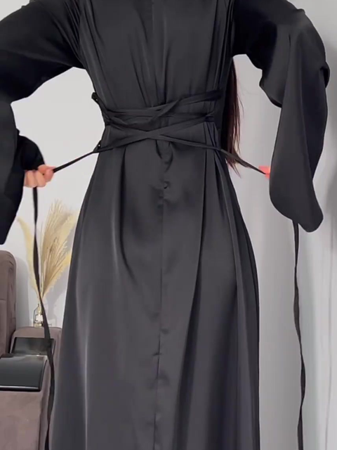 Robe satin manches longues noir